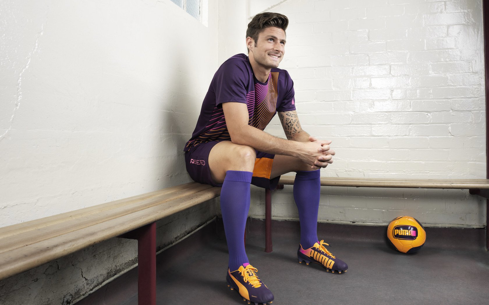 体育科技:可穿戴设备在训练数据收集中的应用进展,可穿戴设备可以采集哪些类型的数据