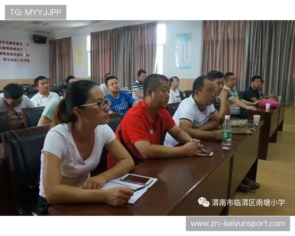 足球裁判委员会在判罚教育中建设国际案例库与多语种教材，足球裁判的国内研究现状
